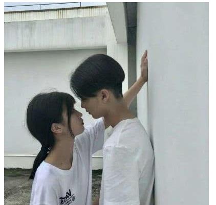 中学生对早恋的理解，怎么对待早恋。