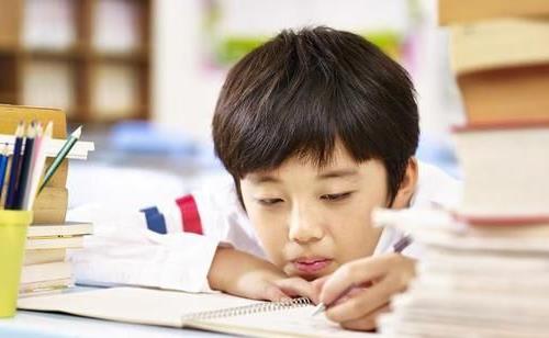 孩子厌学教育学校：小孩不愿意上学怎么办？