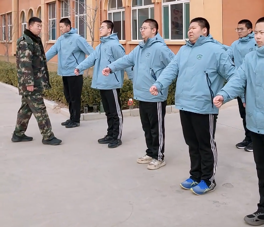 军姿队列训练